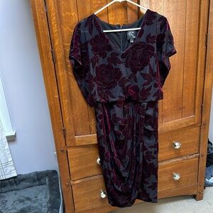 28th & Park elegant midi dress, black with maroon velour floral design, size 6